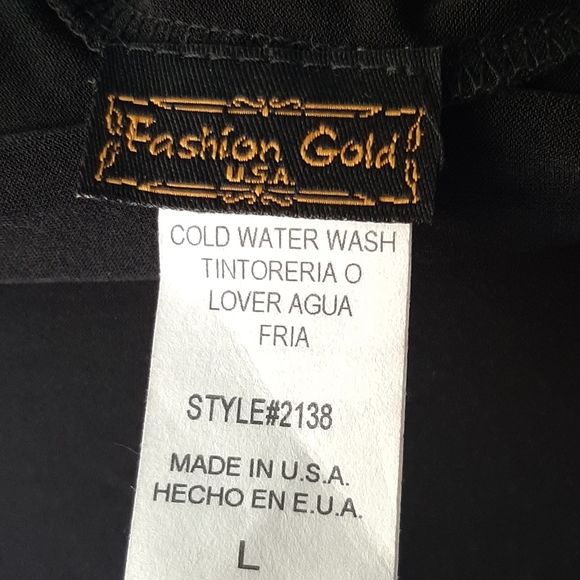 Woman's fun off shoulder top - Picture 6 of 6